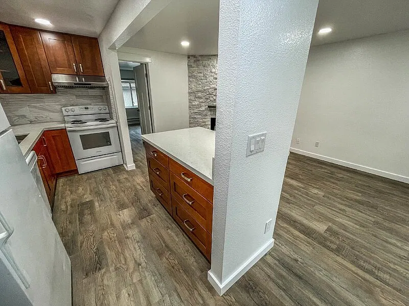 1 bed, 1.0 bath, 600 sqft, $1,800 — Photo 4