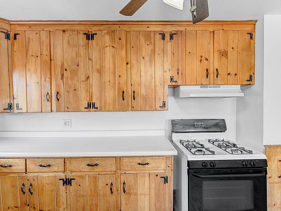 2nd image of 181 Richmond Ave #3