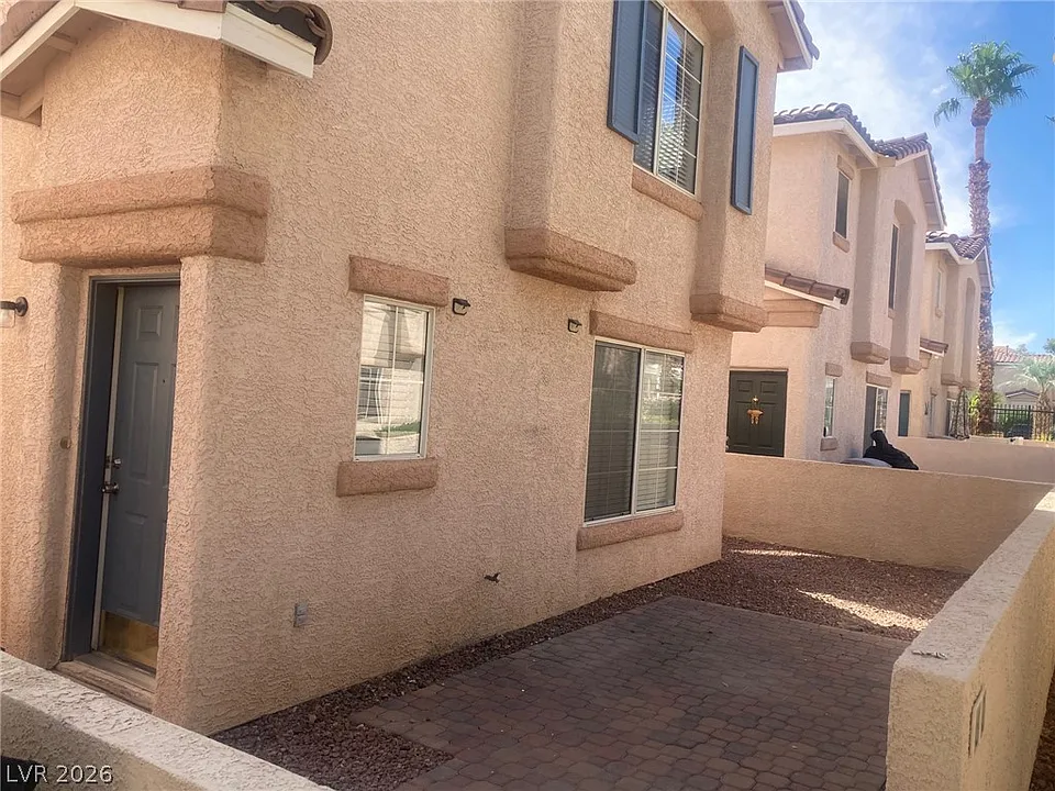 60 Belle Maison Ave