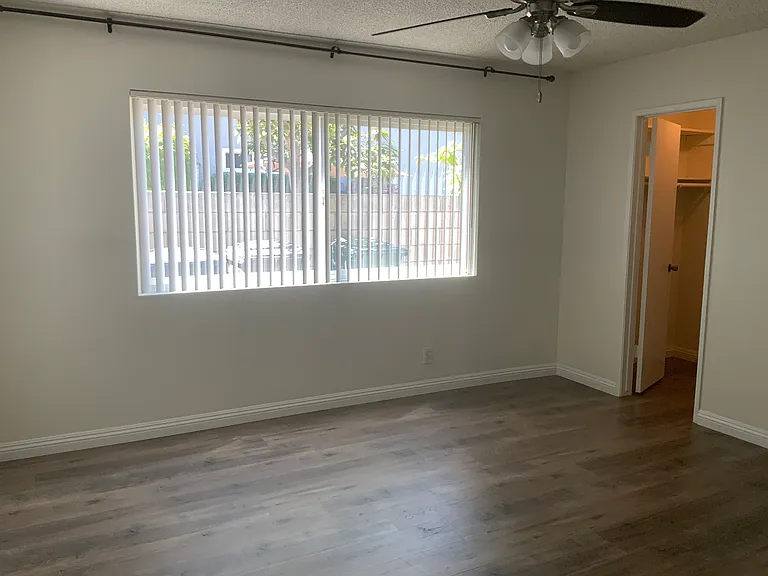 20391 Camfield Ln — Photo 5