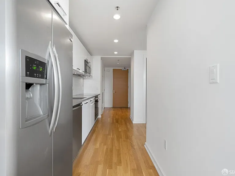 1 Hawthorne St #4F — Photo 13