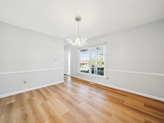 5th image of 12354 Country Glen Ln