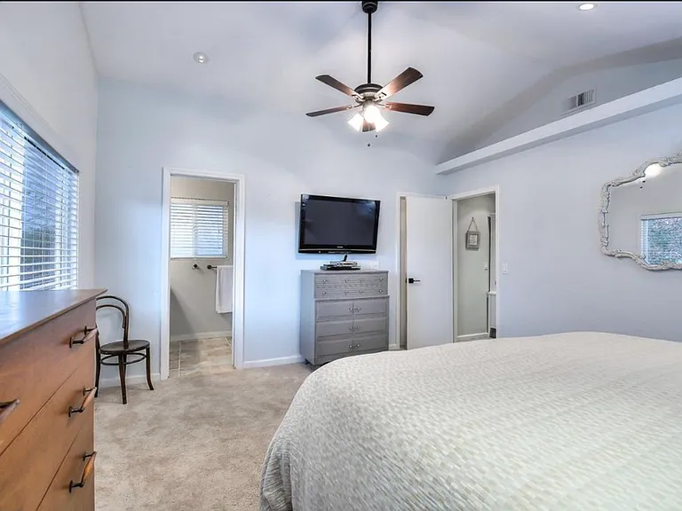 808 Milsom Pl — Photo 13