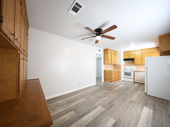 5th image of 705 Crockett Dr