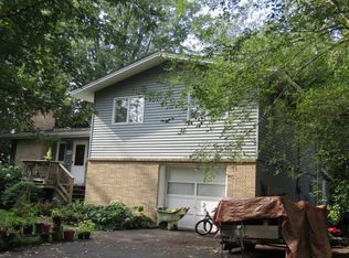1227 Hampshire Ave N, Golden Valley, MN 55427
