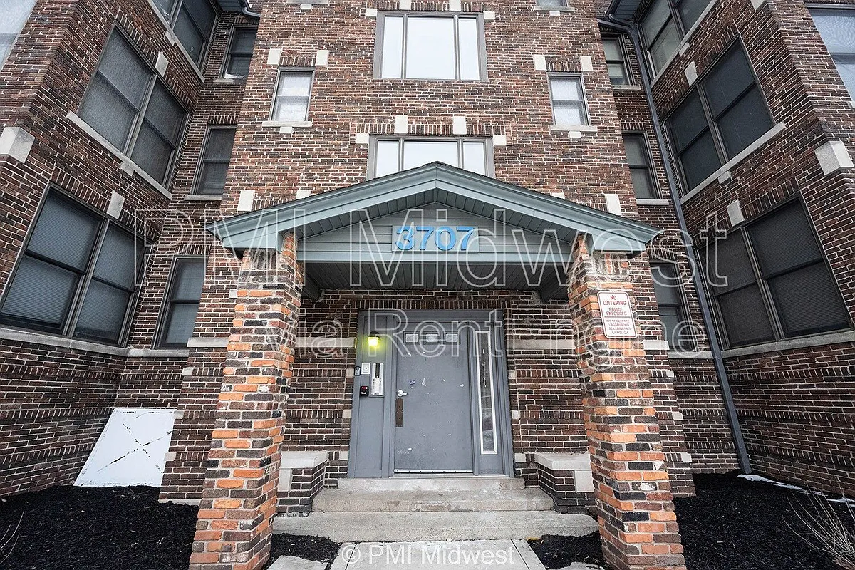Building Photo - Parkway Apartments
