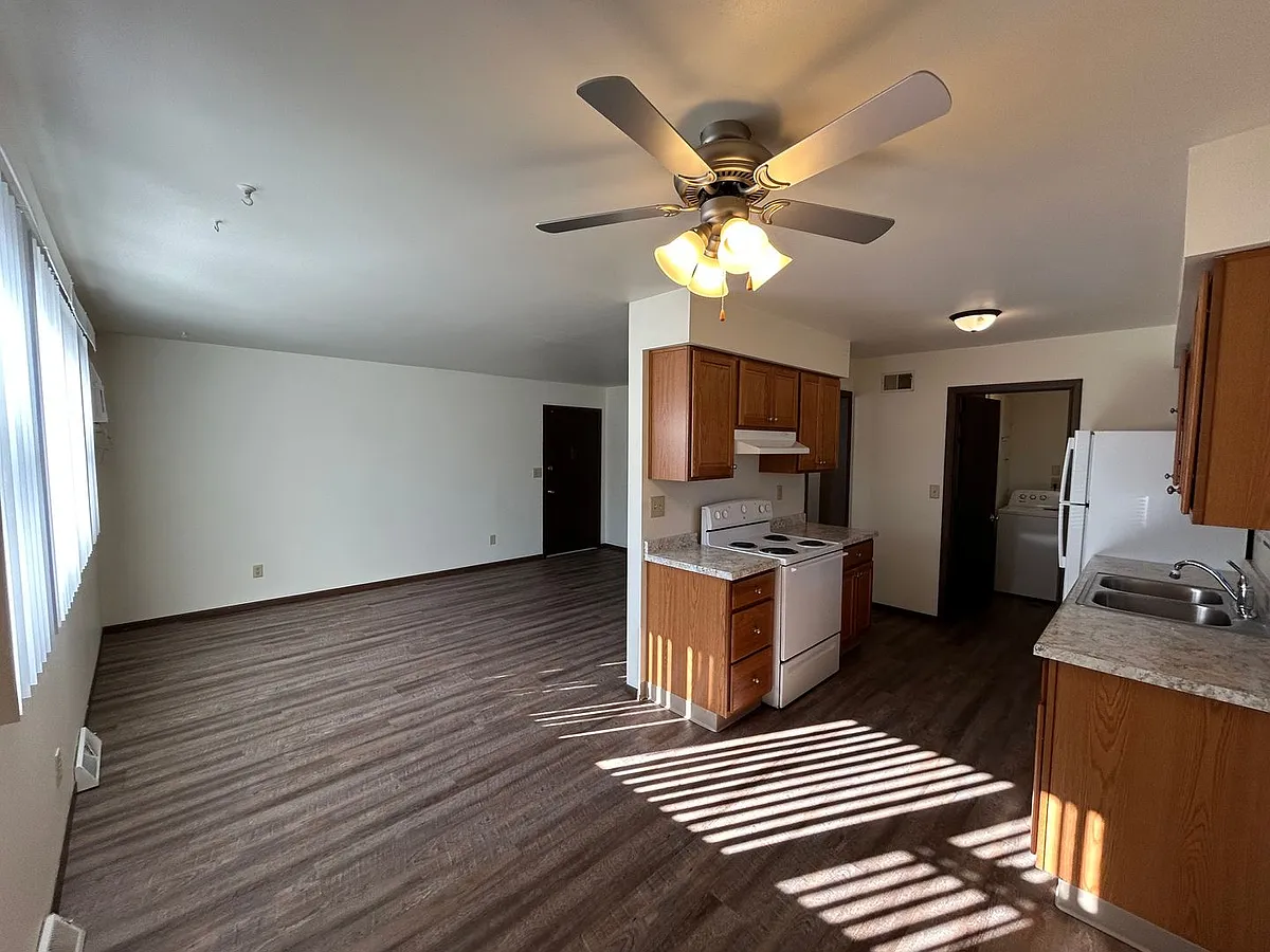 Building Photo - 2582-2612 Robinson Dr
