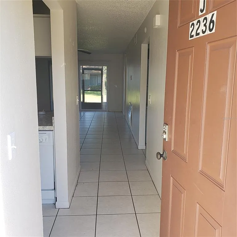 2 bed, 2.0 bath, 864 sqft, $1,295 — Photo 3