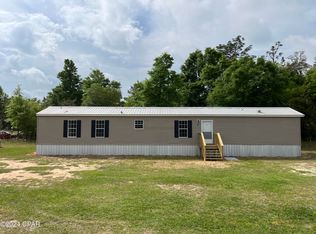 3752 Holly Hills Rd, Chipley, FL 32428