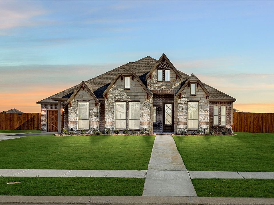 1st image of 570 Crystal Lake Ln