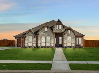 570 Crystal Lake Ln, Red Oak, TX 75154