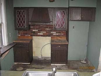 2nd image of 220 Stambaugh Ave