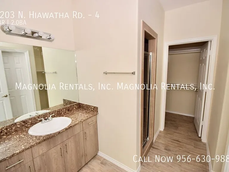 5203 N Hiawatha Dr #4 — Photo 12
