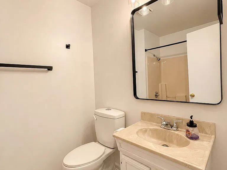 864 S McDonald Rd SW — Photo 8