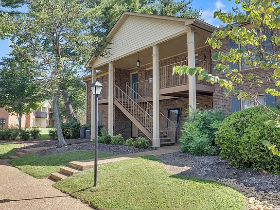 4th image of 253 Westfield Dr