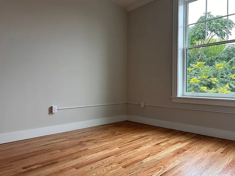 2 E Broad St — Photo 2