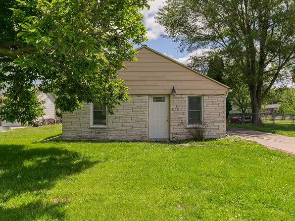 1150 48th St, Moline, IL 61265
