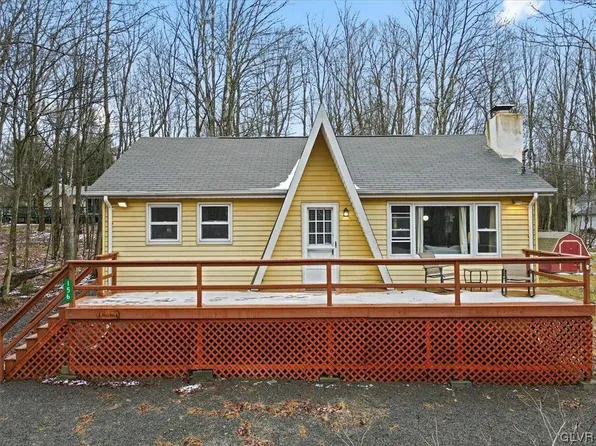 156 Canoe Trl, Pocono Lake, PA 18347