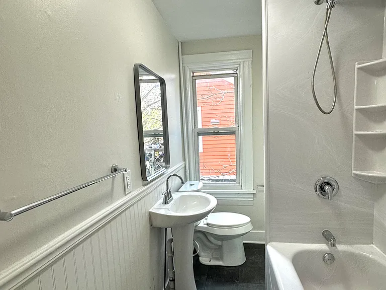144 Sanford St #1 — Photo 5