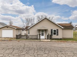 1005 16th St, Belle Plaine, IA