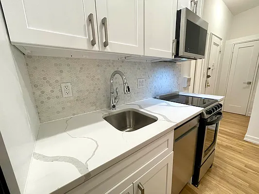 Rented by J PRESTON AND ASSOCIATES INC | media 15