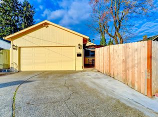 9739 SE Claybourne St, Portland, OR 97266