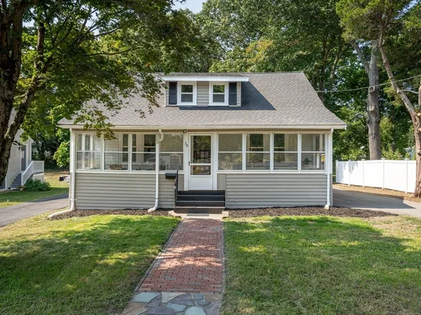 30 Pierce Rd, Weymouth, MA 02188