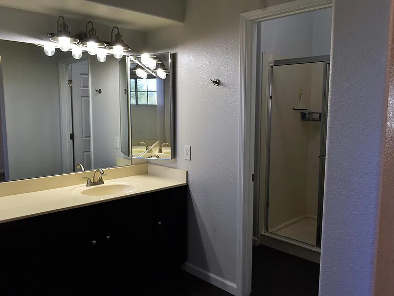 2065 N Jennifer Ave — Photo 30