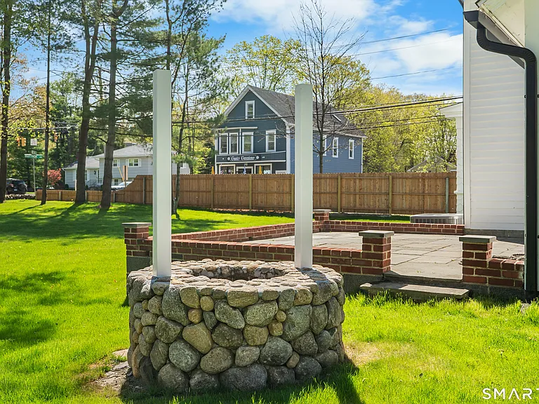 152 Partrick Ave — Photo 32