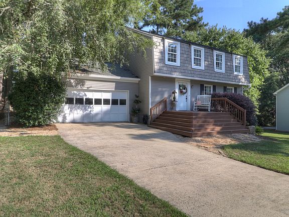 2nd image of 108 Butternut Ln
