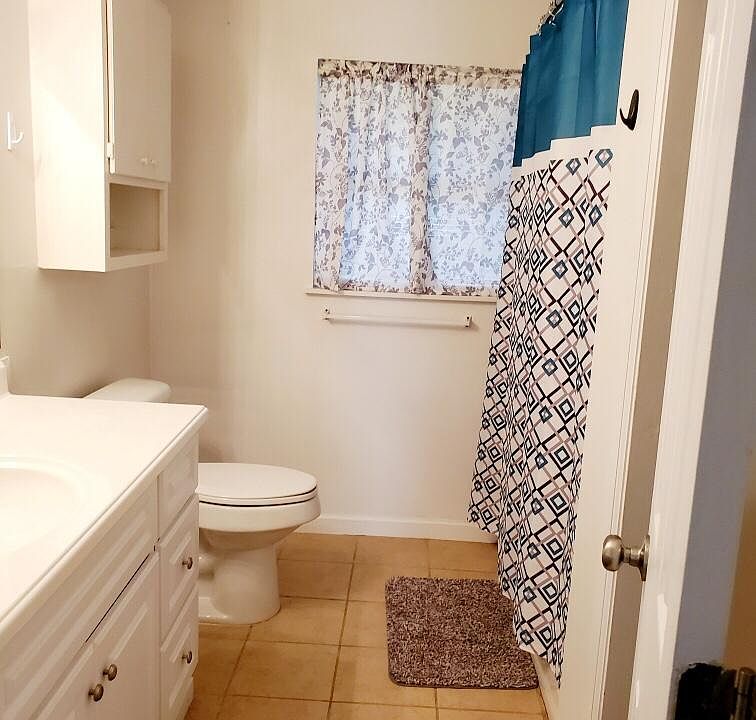 2nd image of 323 Magnolia Dr