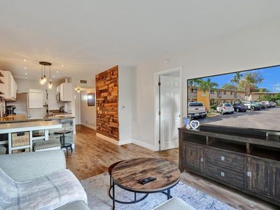 2914 NE 8th Terrace #202, Oakland Park, FL, 33334