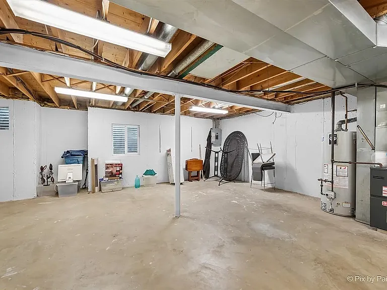 650 Hillview Ct — Photo 23
