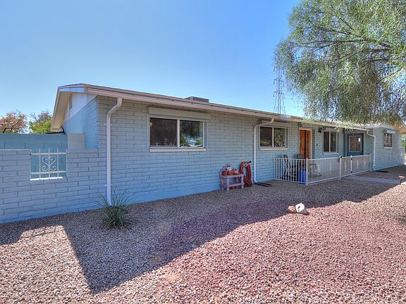3rd image of 819 N Spur Cir