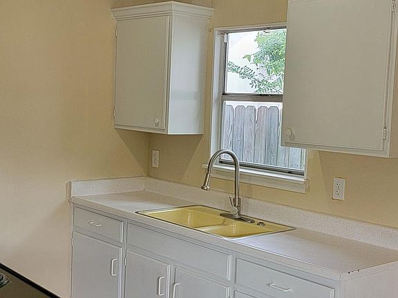 5th image of 172 Julius Dr