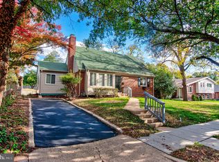 495 N Pickett St, Alexandria, VA 22304