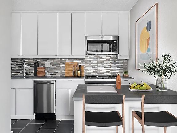 2nd image of 470 2nd Ave APT 8C