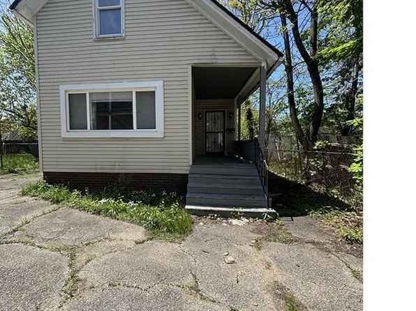1024 E 74th St, Cleveland, OH 44103