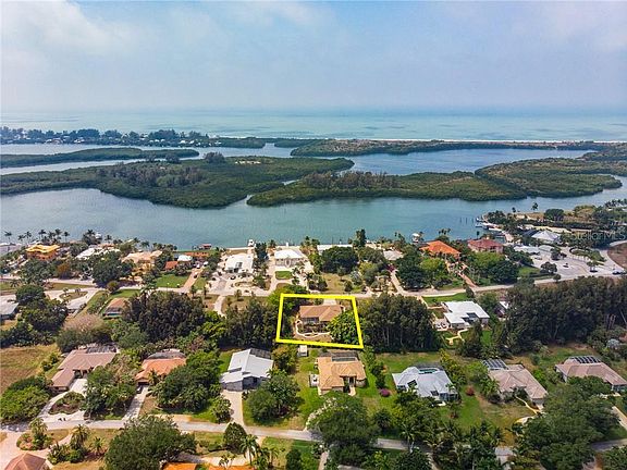 3rd image of 270 Green Dolphin Dr