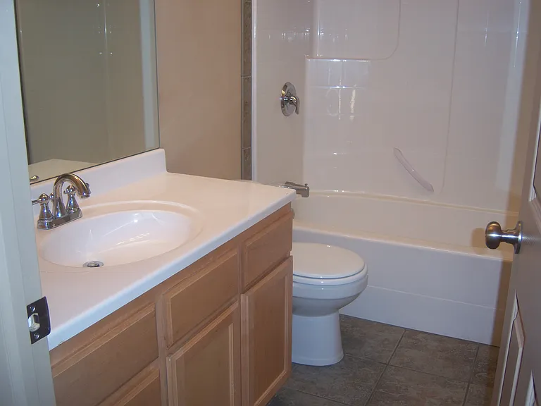 634 E 1700 S #1 — Photo 3