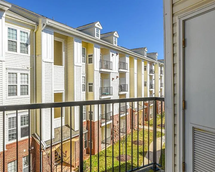 21210 McFadden Sq #303 — Photo 2