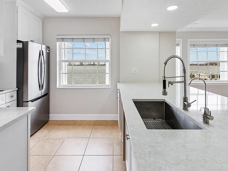 1060 Lake Shore Dr #201 — Photo 19