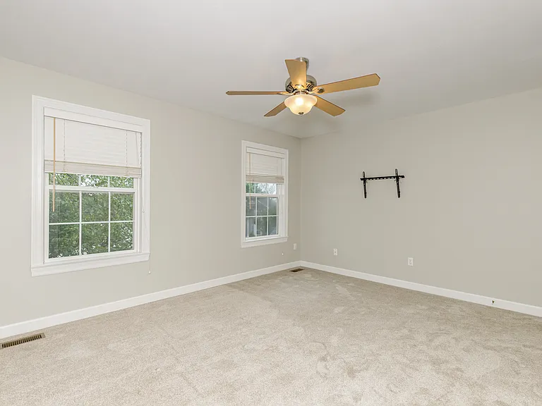 120 Roehampton Ln — Photo 63