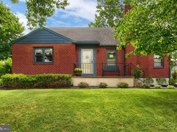 4953 Berkley St, Harrisburg, PA 17109