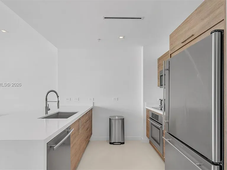 3301 NE 1st Ave #HH1711 — Photo 8