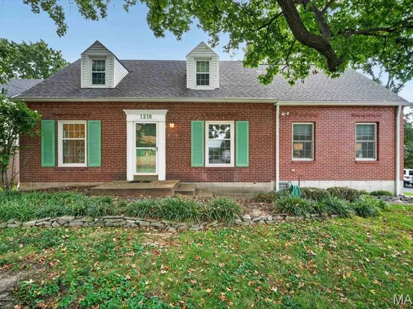 1210 N Sappington Rd, Saint Louis, MO 63122