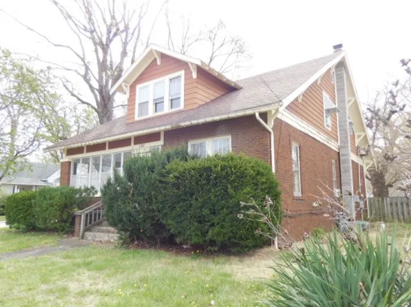 1120 Jefferson Ave, Charleston, IL 61920