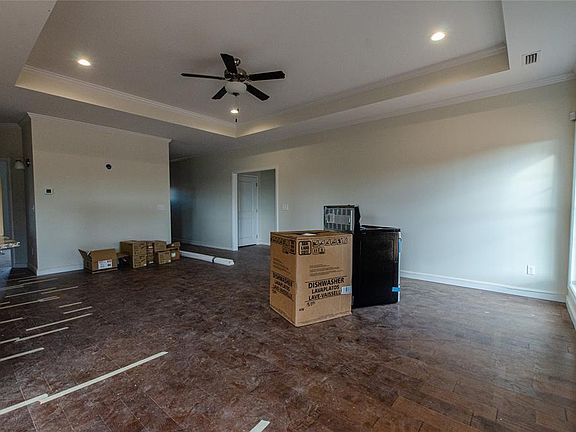 5th image of 359 Mayberry Way
