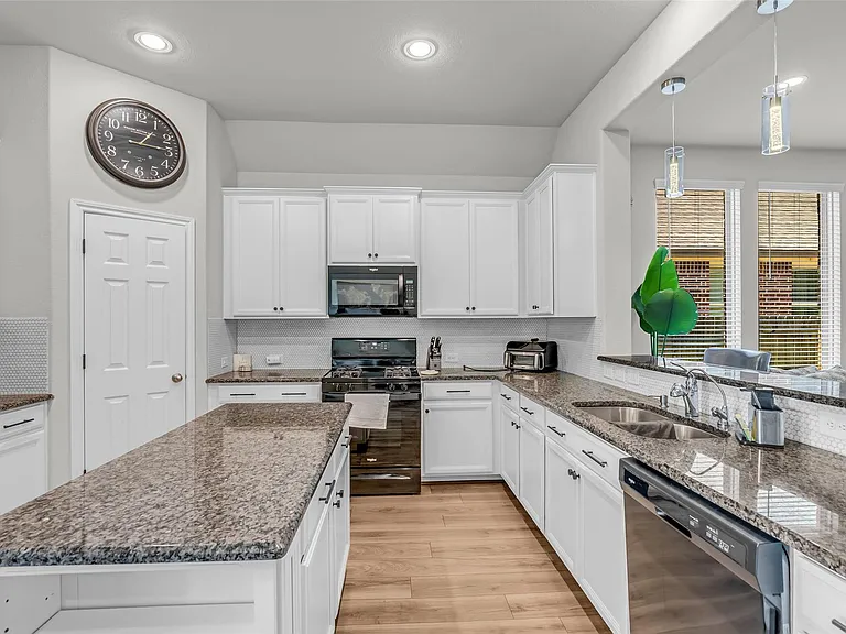 17330 Hartford Field Ln — Photo 10