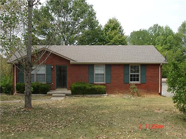 3 bed, 1800 sqft, $1,900 — Photo 1